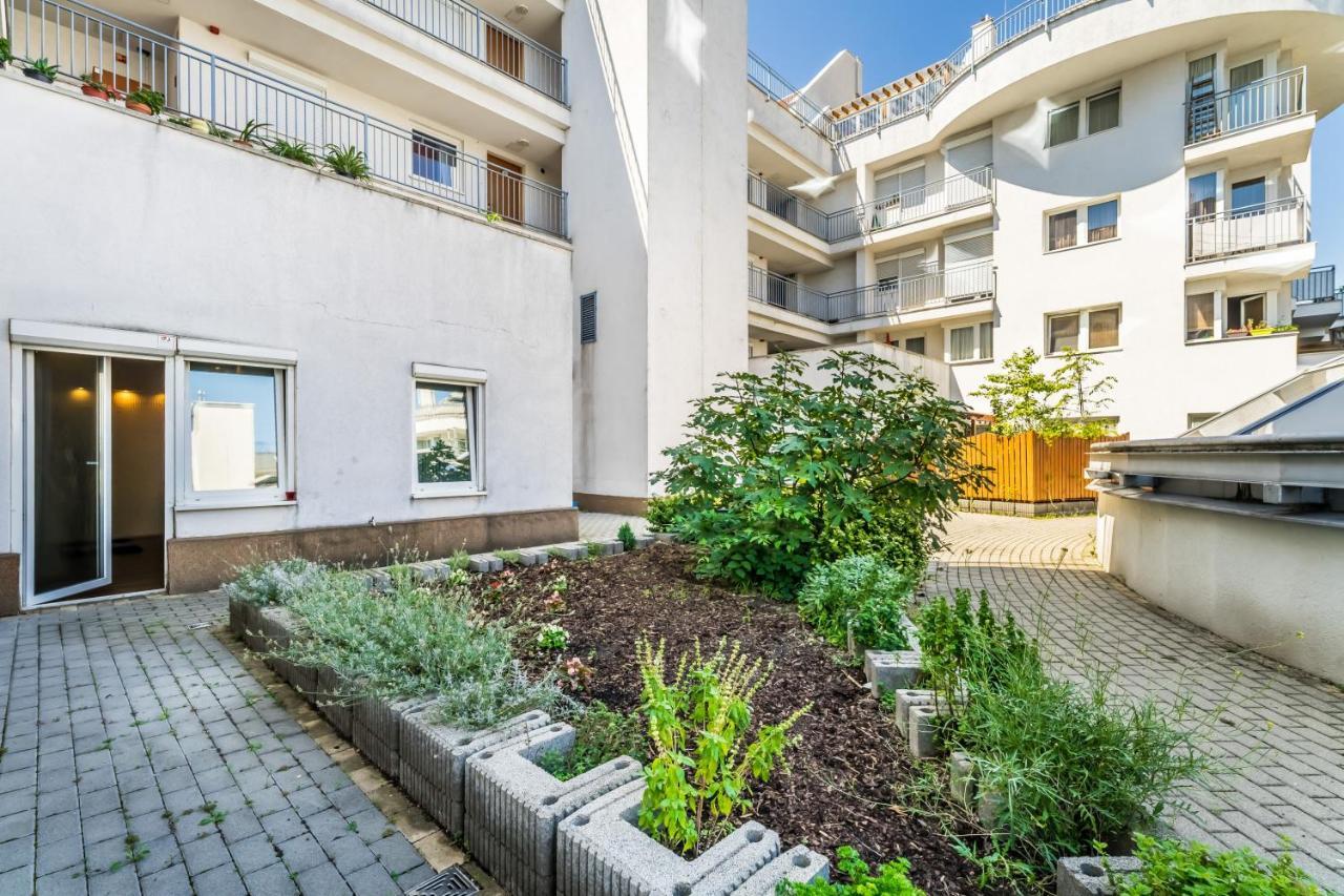 Bpr Garay Suite With Rooftop Terrace & A/C Budapest Exterior foto